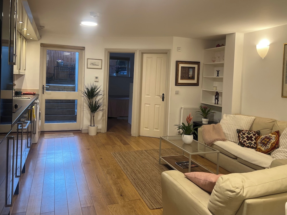 Charming 2bedroom flat in Shepherds Bush