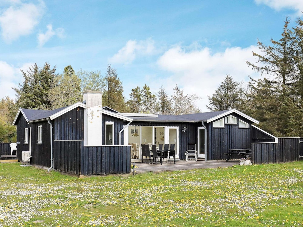 6 Person Holiday Home in Blokhus