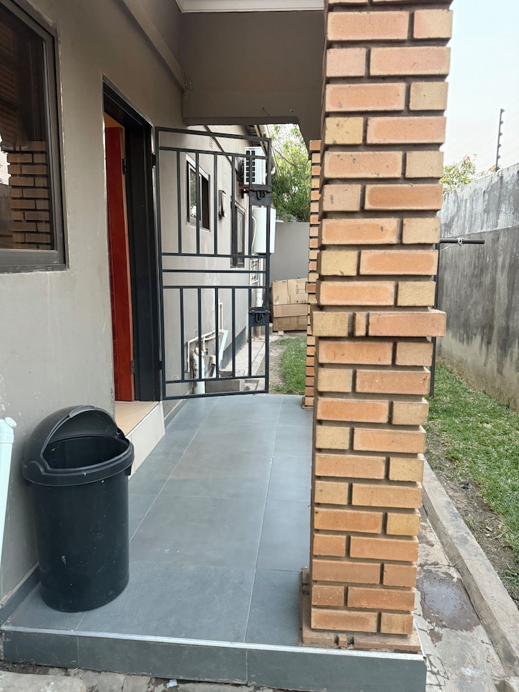 Spacious & Modern 3-bedroom Foxdale