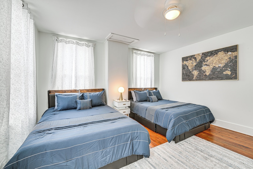 Family-friendly Louisville Gem: Prime Location!