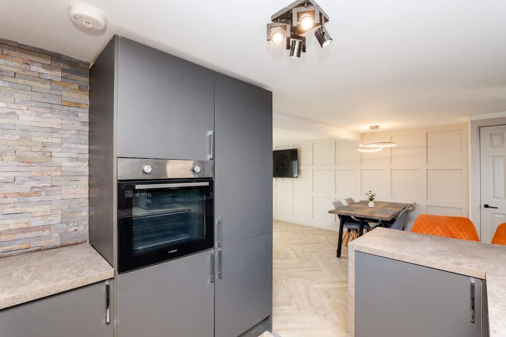 5 Bedroom Apartment - Galashiels
