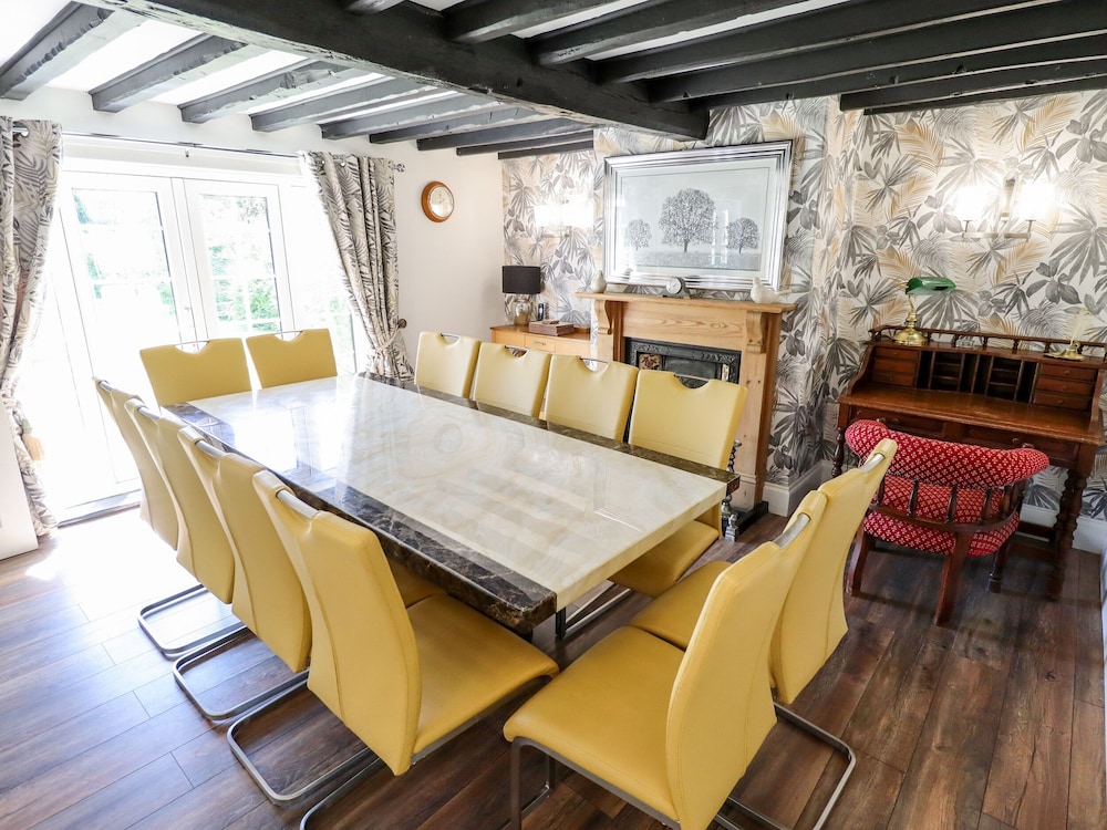 Holly Cottage