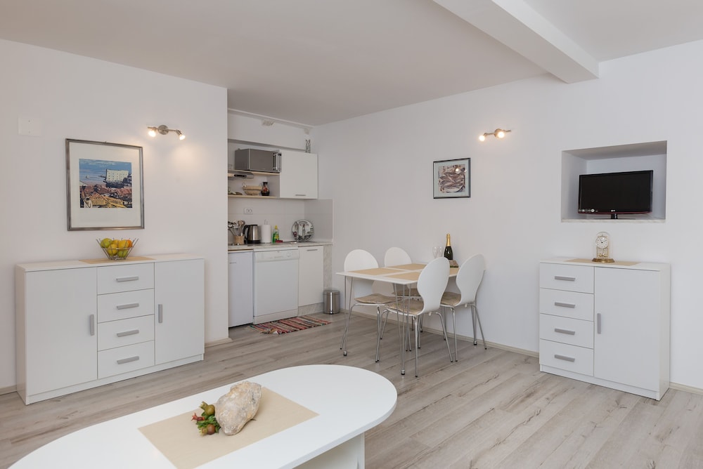 Izvijačica Suite