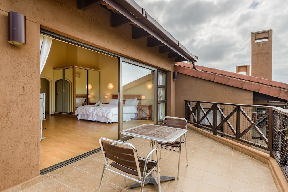 San Lameer Villa Rentals Three Bedroom Luxury 13908