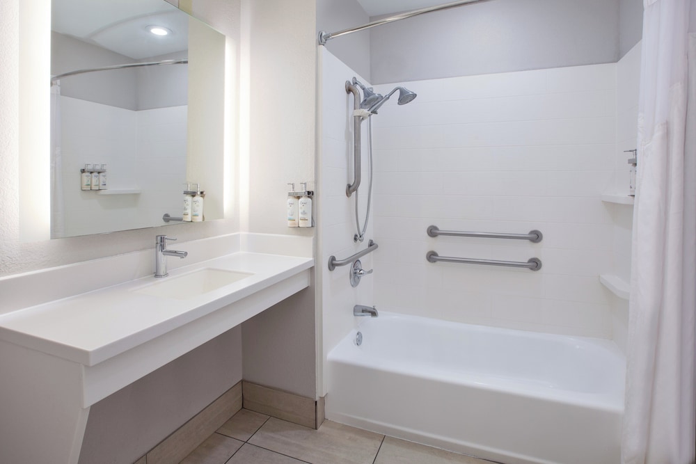 Athens Vacations - Holiday Inn Express Hotel  Suites Athens, an IHG Hotel - Property Image 45