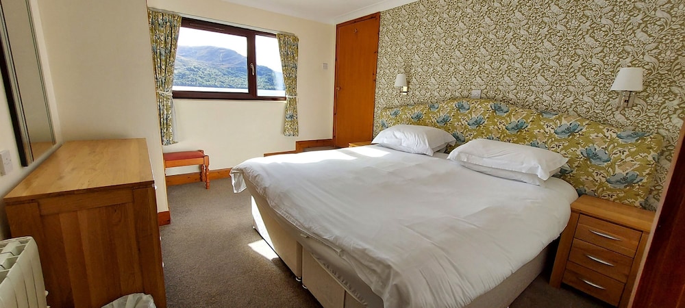 Loch Rannoch Highland Club Lochside Lodge 02