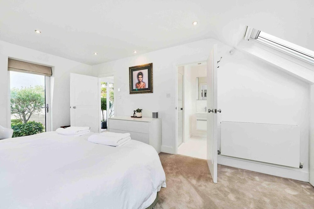 Luxury 3-bed Apartment in Central London