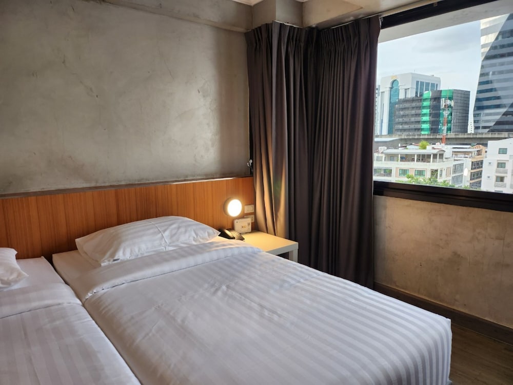 White Palace Bangkok 77