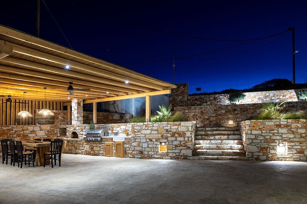 Akrotiri Estate Naxos - Private Hillside Estate
