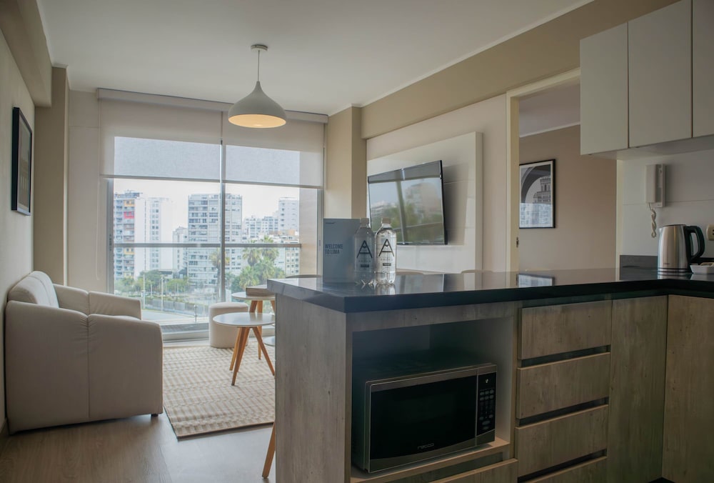 w Contemporary 2BR w Balcony in Barranco