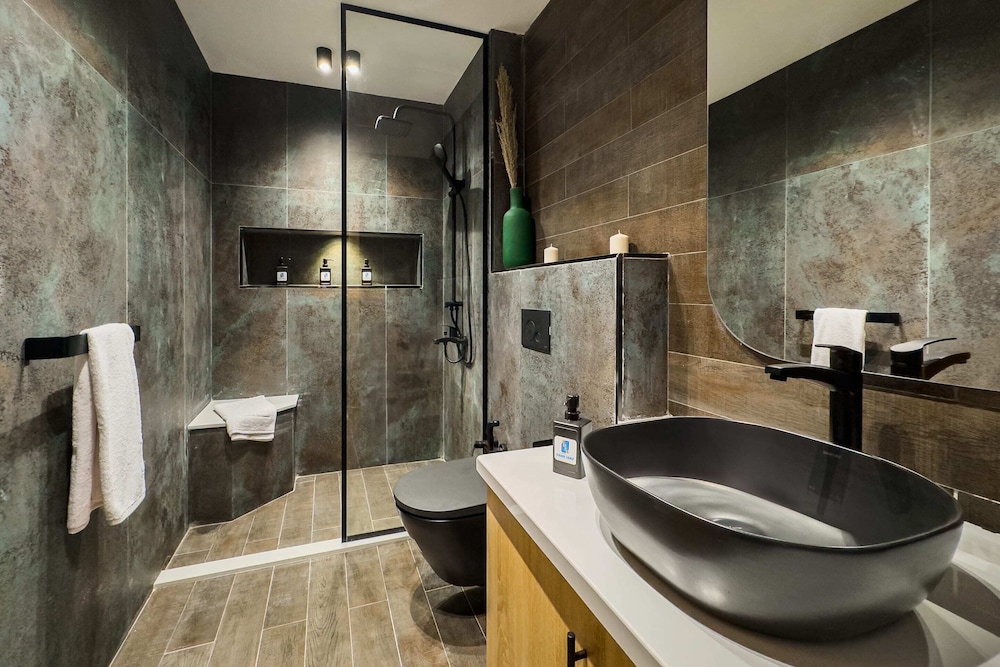 The 2bdr Placid Pod w/ Jacuzzi 5min to CAI Airport