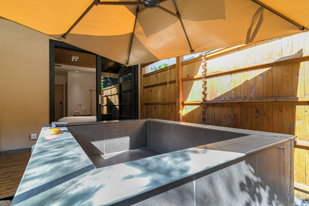 Flowing River Hot Spring Resort