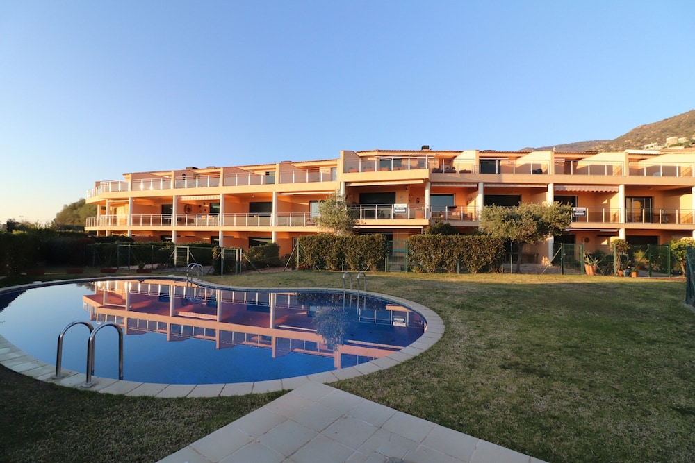Duplex Apartment in Palau-saverdera