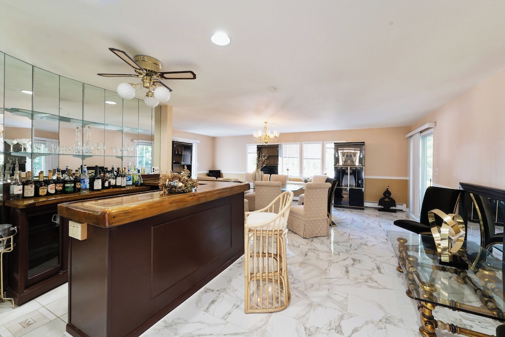 LUXURY BAY SHORE HOME