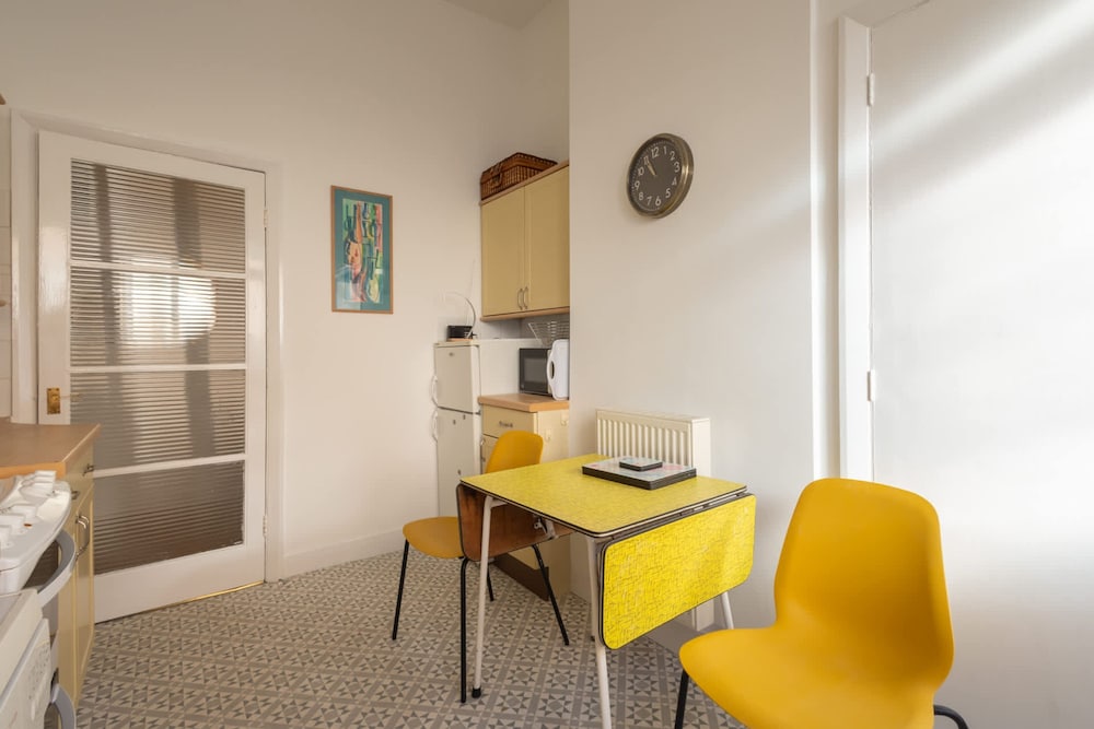 Host Stay Chatsworth Court Apartment