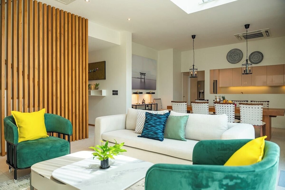 Teak 5BR Pool Villa Bang Tao + Airport Shuttle