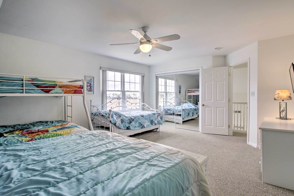 Ocean View Resort Condo w/ Pool Access & Bay Views