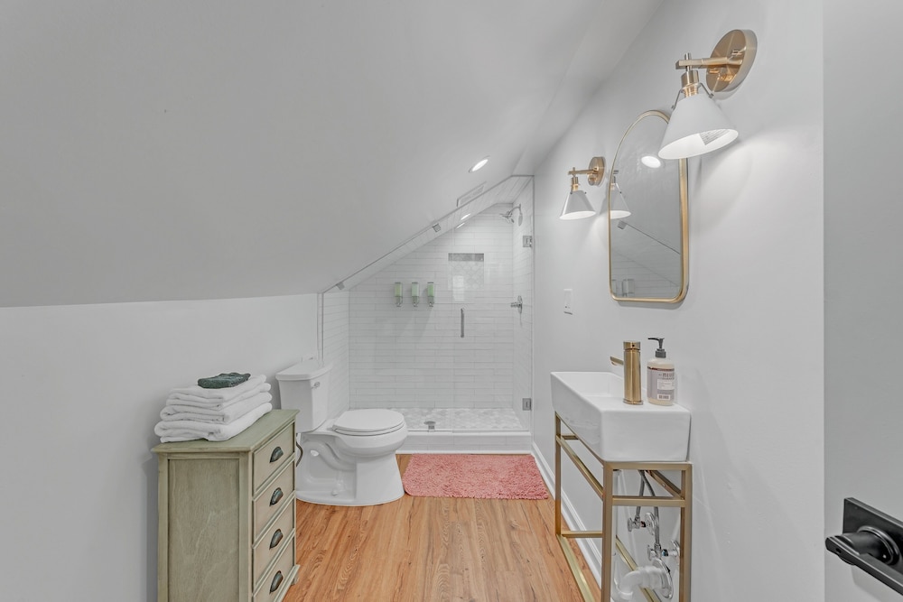 Bungalow Off Floyd St In The Heart Of Covington 3 Bedroom Bungalow