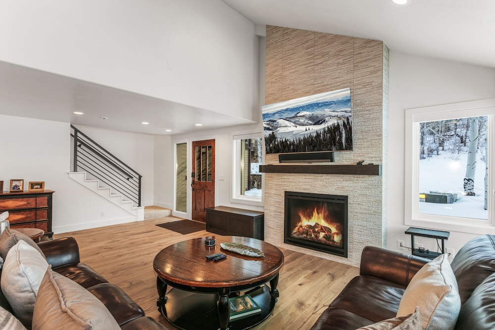 Queen Esther at Deer Valley Resort - Four Bedroom Condo with Hot Tub #2348 4 Condo