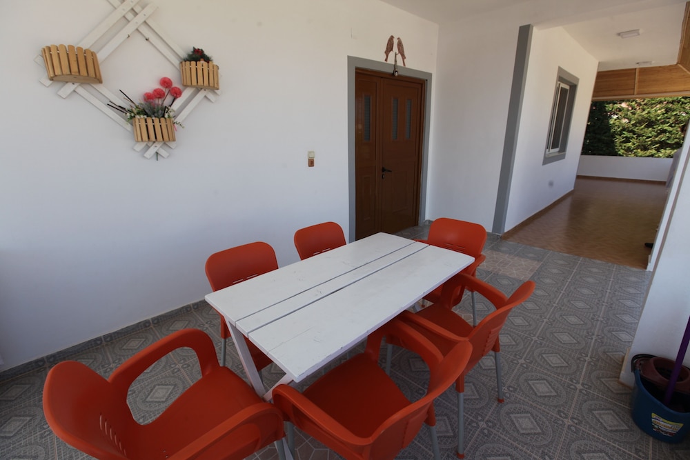Villa Shehu