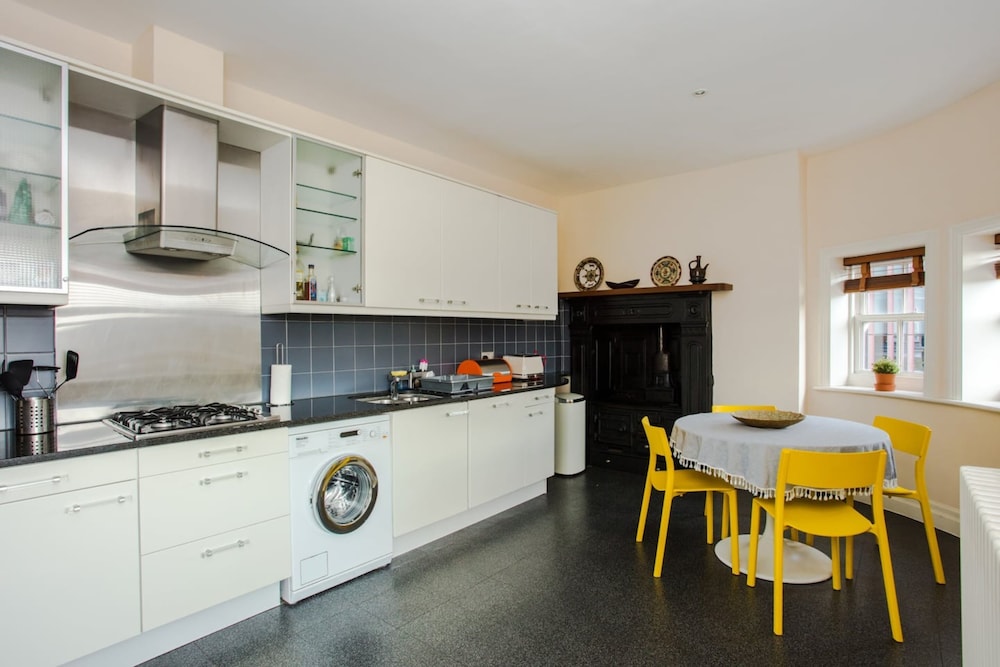 Luxury 2 Bedroom Apartment in London Bridge