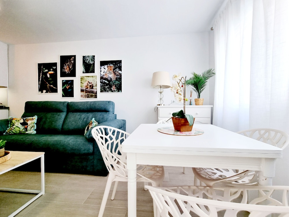 Modern and Cozy Apartment Just Steps From Los Locos Beach
