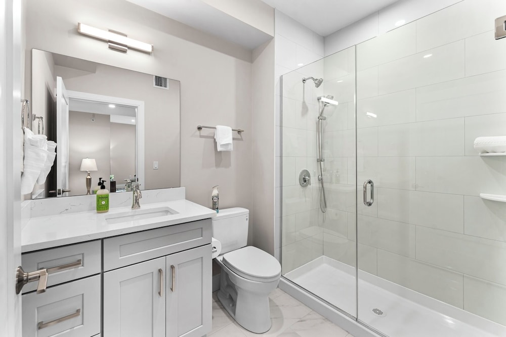 Luxury 2BR near Cambridge
