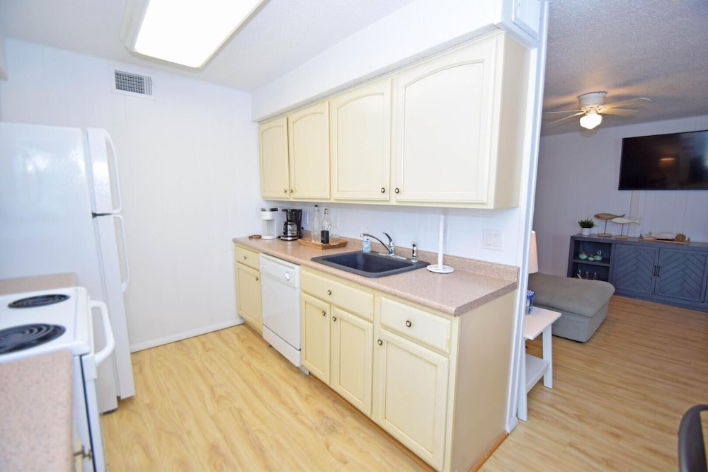 Aronimink 1b 2 Bedroom Condo