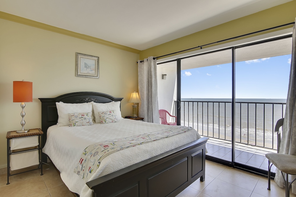By The Sea Gulf View Deluxe Condo