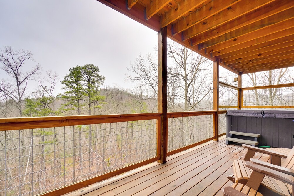 Hot Tub, Game Room & Mtn Views: Sevierville Cabin