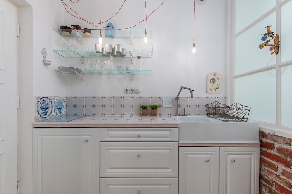 Studio Warsaw Krzywe Kolo by Renters view 3