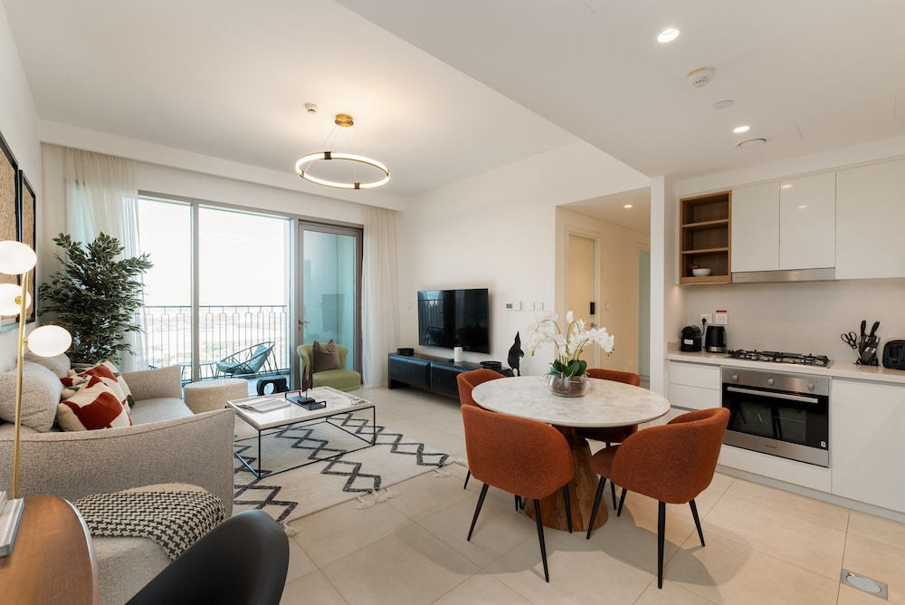 Sleek 2BR at Downtown Close to Dubai Mall