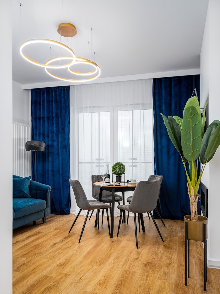 Warsaw Apartments Bliska Wola view 3