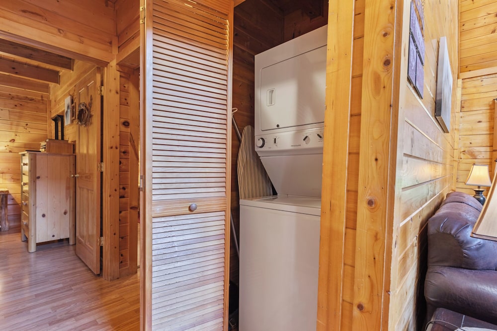 Serene Creek Cabin