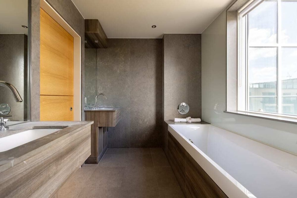 The Thames View - Stunning 3bdr Apartment With Terrace