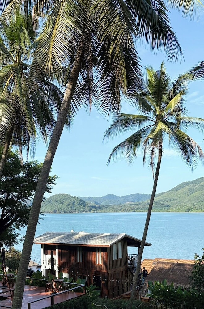Baan Lhong View Lay