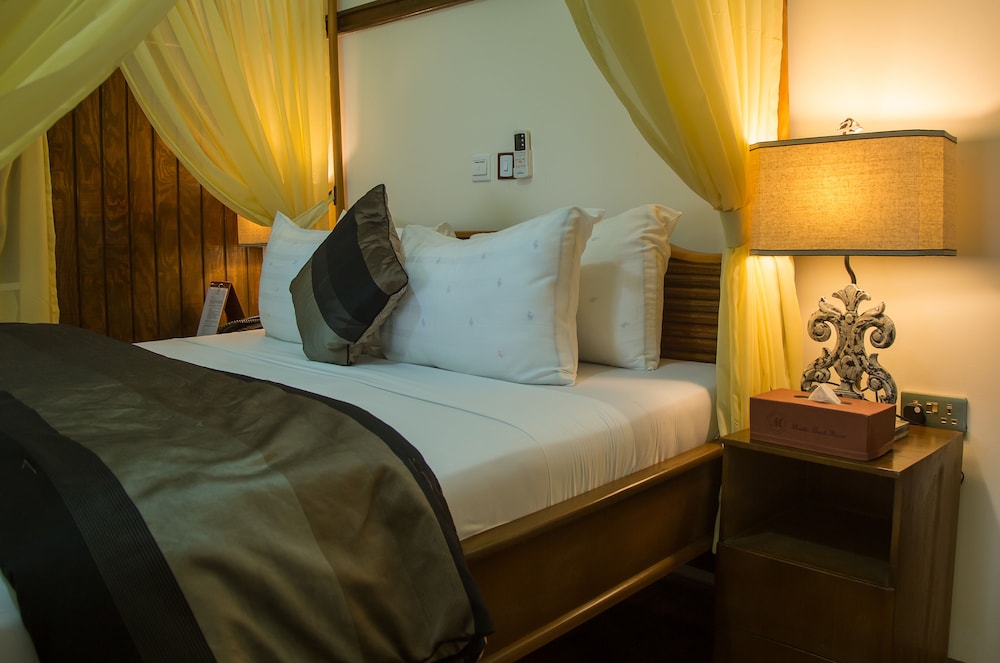 Maaha Beach Resort