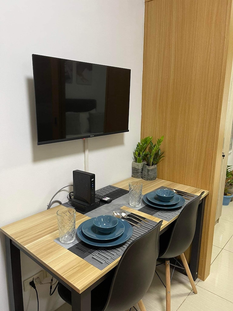 Shell Residences MOA by darpm