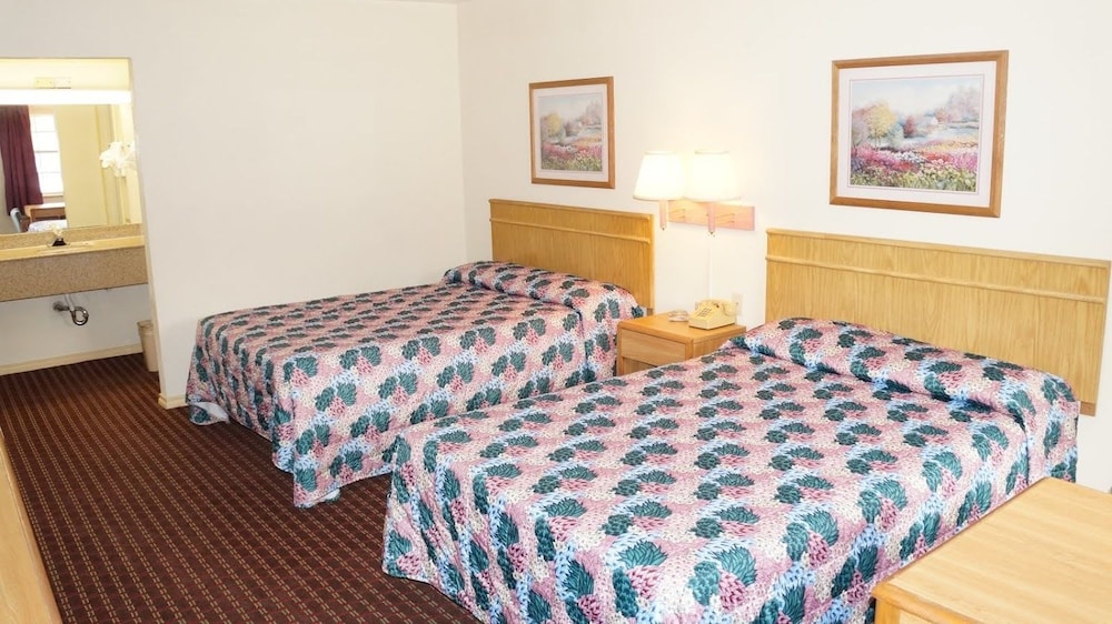 Travelers Inn