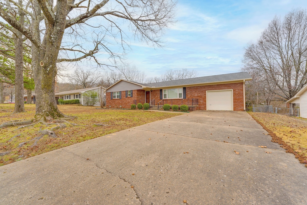 2 Mi to U of A: Centrally Located Home w/ Patio!