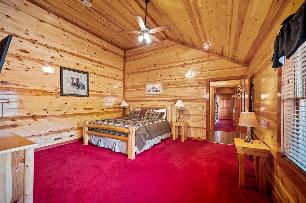 Exquisite Getaway w Indoor Pool Theater