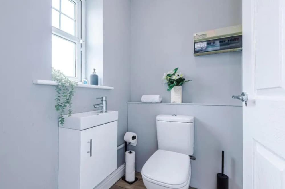 House 3 Bed Sleeps 6 -pets Ok -patio -free Parking