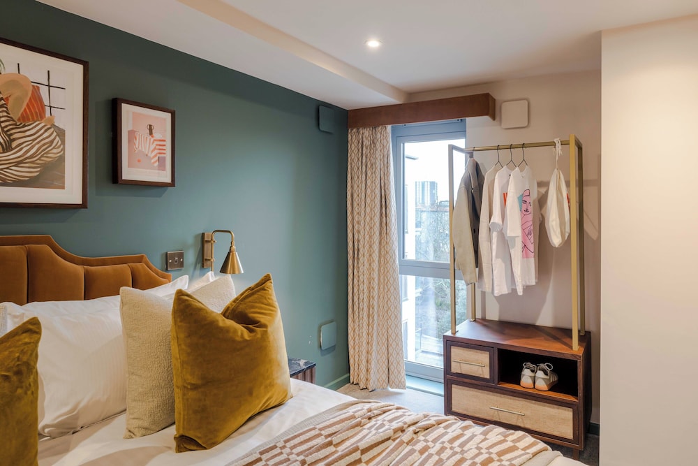 Waterside Living I Luxe Apartments