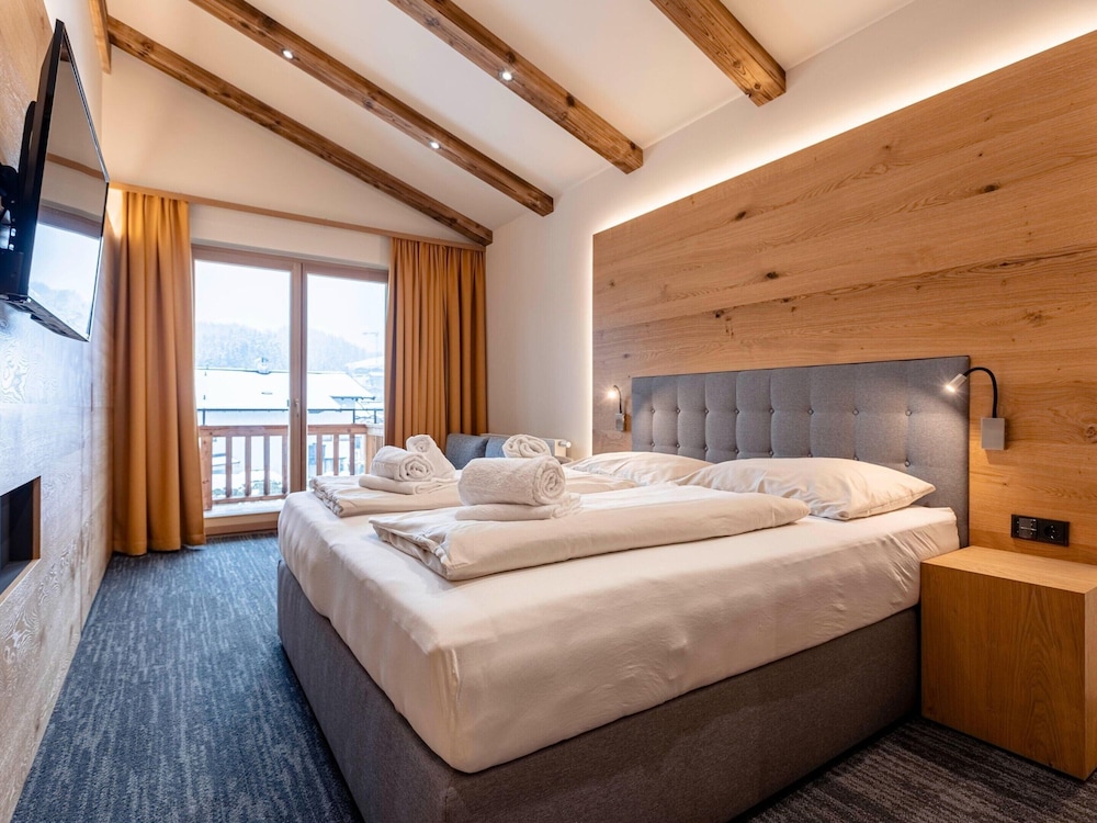 Large Chalet With Carmine and Wellness Area