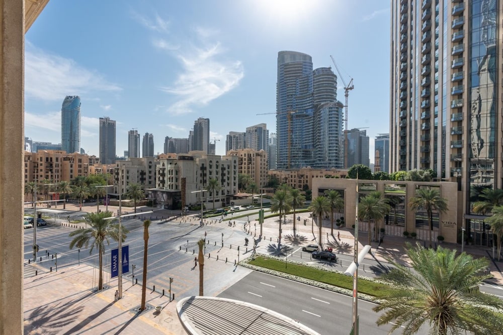 Stylish Studio Apartment w/ Patio, Downtown Dubai