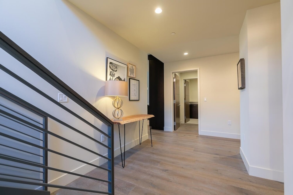 Crystal Bay Penthouse 301 3 Bedroom Condo