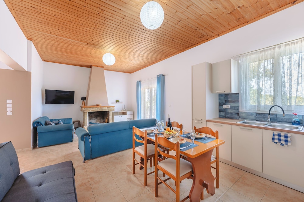 To Pournari Beachside Garden House