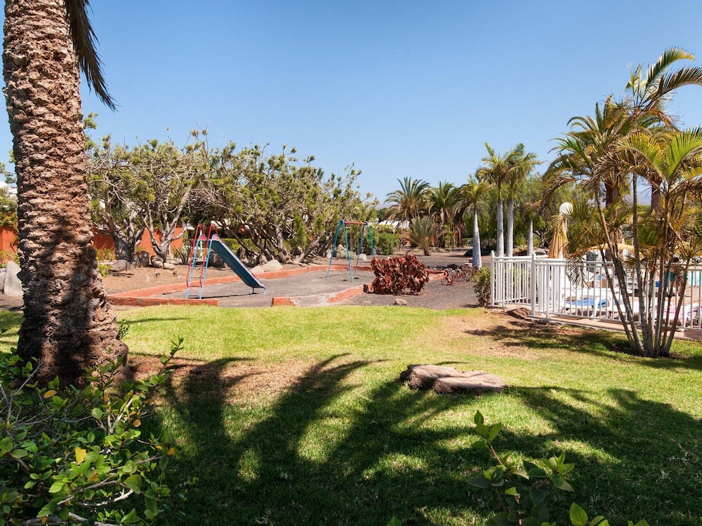 Bungalow in Maspalomas Near Beaches & Pool