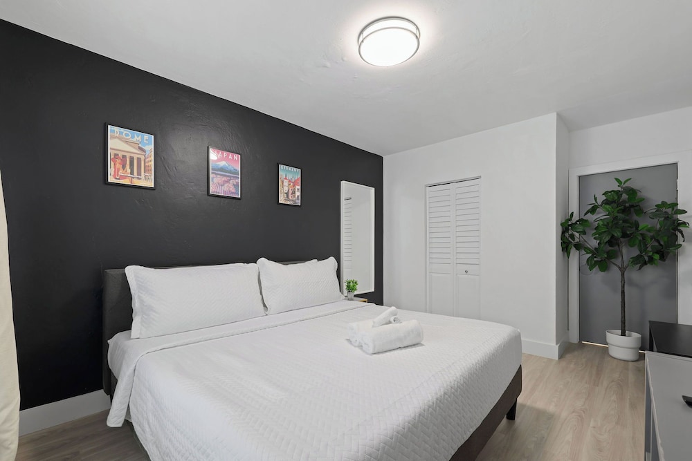 Harding Avenue Apartments by Andes STR