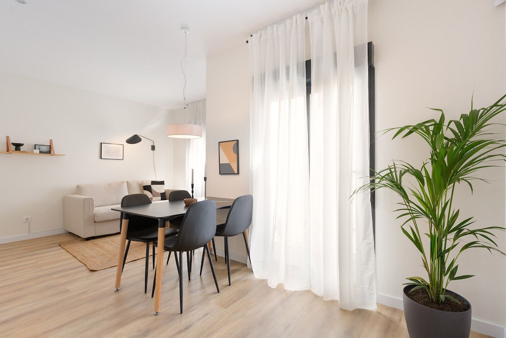 Urban Chill Apartments By Olala Homes